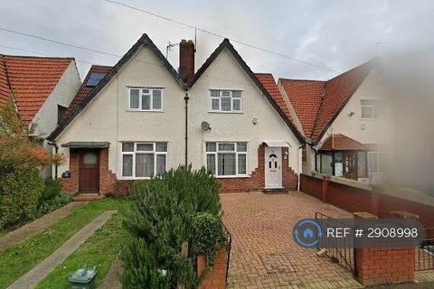 Studio to rent, Thornton Avenue, London, UB7