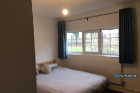 1 bedroom in a house share to rent, Cleavers Avenue, Conniburrow, Milton Keynes, MK14