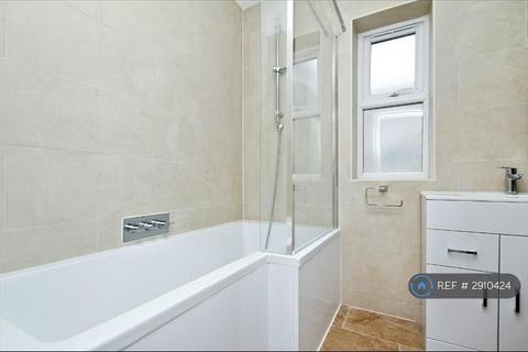 4 bedroom terraced house to rent, Howard Road, London, NW2
