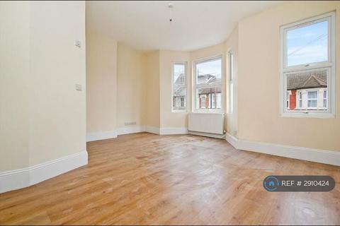 4 bedroom terraced house to rent, Howard Road, London, NW2