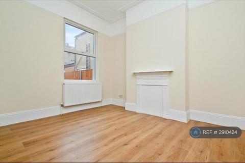 4 bedroom terraced house to rent, Howard Road, London, NW2