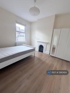 4 bedroom terraced house to rent, Howard Road, London, NW2