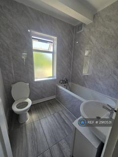 1 bedroom in a house share to rent, Hall Lane, London, E4