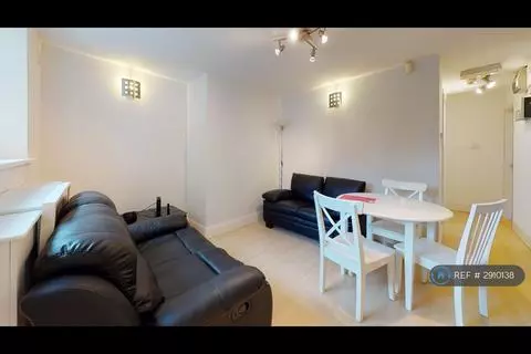 3 bedroom flat to rent – pohled 2