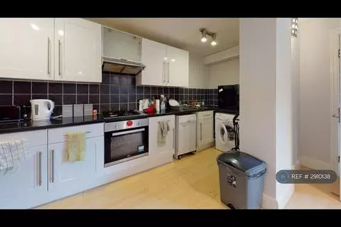 3 bedroom flat to rent – pohled 3