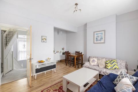 Wandsworth Road, London, SW8