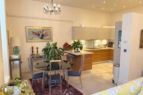 2 bedroom flat for sale, Redwood Drive, CHRISTCHURCH, Dorset, BH23