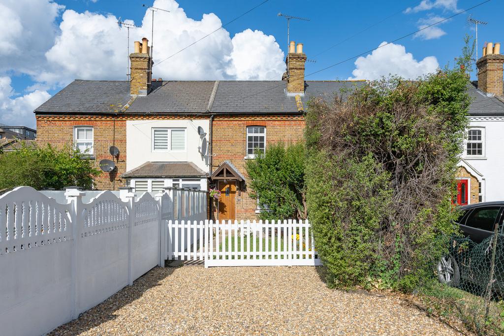 Detached house exterior, driveway