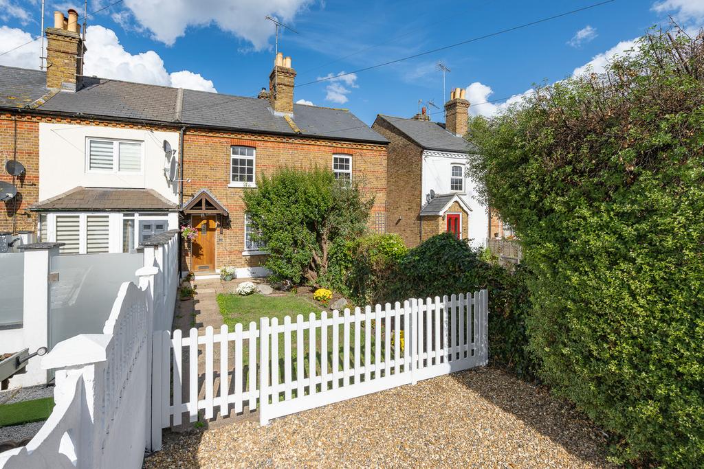 Detached house exterior, garden