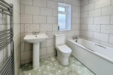 3 bedroom semi-detached house for sale, Woodlands Crescent, Gomersal, BD19