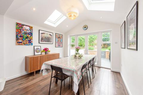 Heton Gardens, Hendon, London, NW4