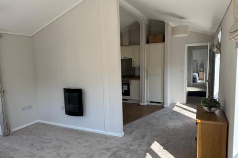 2 bedroom park home for sale, Romsey, Hampshire, SO51