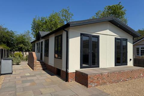 2 bedroom park home for sale, Romsey, Hampshire, SO51