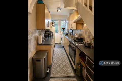 3 bedroom terraced house to rent, Sheppey Road, Dagenham, RM9