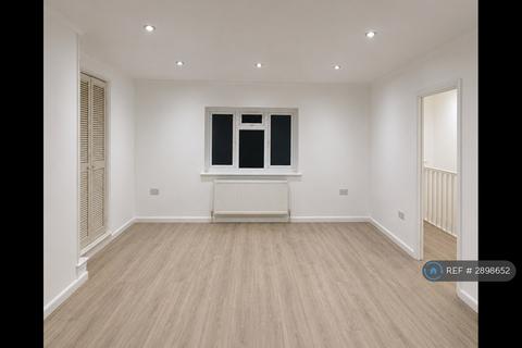 3 bedroom terraced house to rent, Sheppey Road, Dagenham, RM9