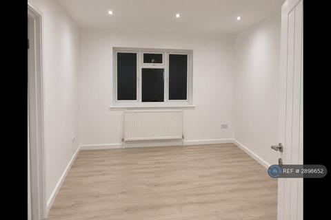 3 bedroom terraced house to rent, Sheppey Road, Dagenham, RM9