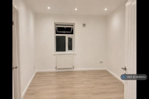 3 bedroom terraced house to rent, Sheppey Road, Dagenham, RM9