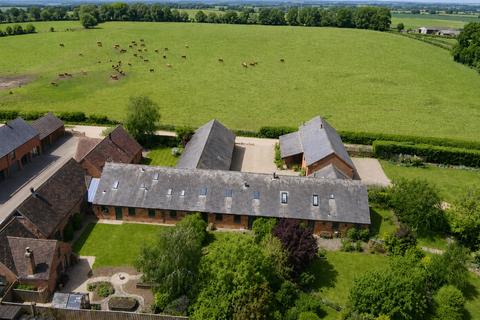 4 bedroom barn conversion for sale, Lidcote, Dunton, Buckingham, Buckinghamshire, MK18
