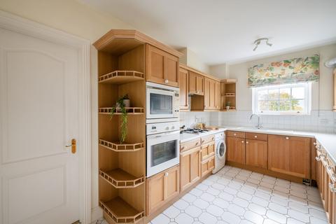 4 bedroom terraced house for sale, Turners Hill Road, East Grinstead, RH19