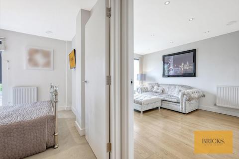 undefined, The Broadway, Loughton IG10