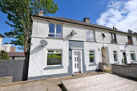2 bedroom ground floor maisonette for sale