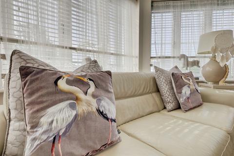 1 bedroom apartment for sale, High Road, Benfleet SS7