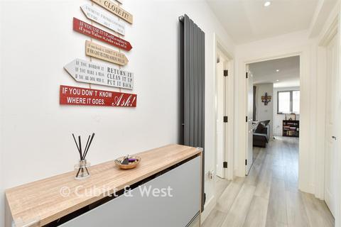 1 bedroom apartment for sale, Kelsey Apartments, Leatherhead KT22