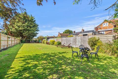 5 bedroom detached house for sale, Oakley Road, Chinnor OX39