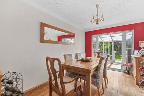 5 bedroom detached house for sale, Oakley Road, Chinnor OX39
