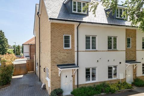 Harris Close, Orpington, BR5
