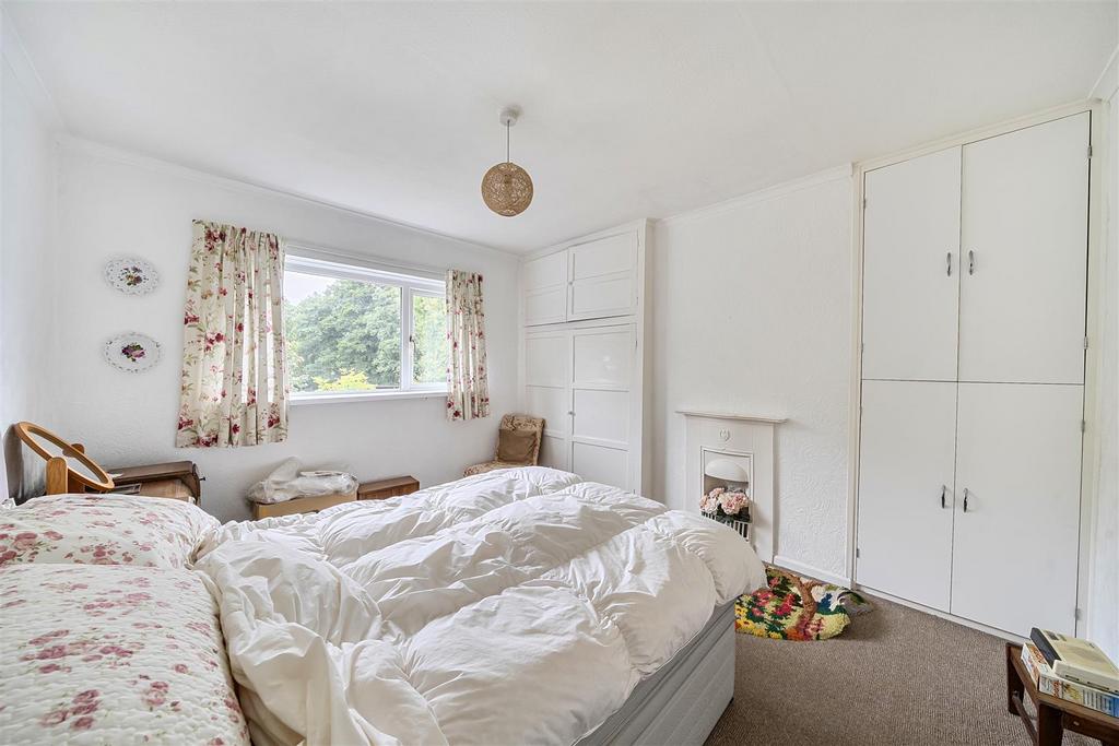 Bedroom, fireplace
