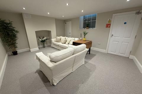Studio to rent, 3 Berkley Crescent, Kent DA12