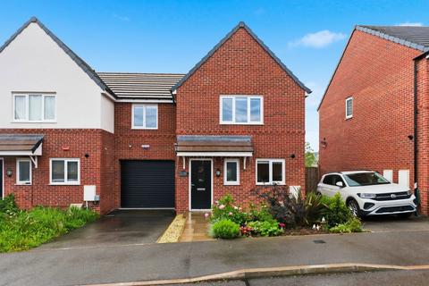 4 bedroom semi-detached house for sale, Horwood Drive, Gedling, Nottinghamshire, NG4 4NF