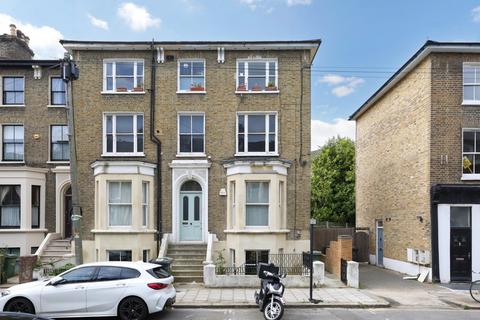 2 bedroom flat for sale, Eastlake Road, London, SE5