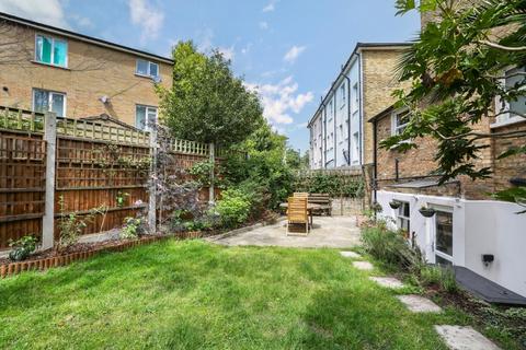 2 bedroom flat for sale, Eastlake Road, London, SE5