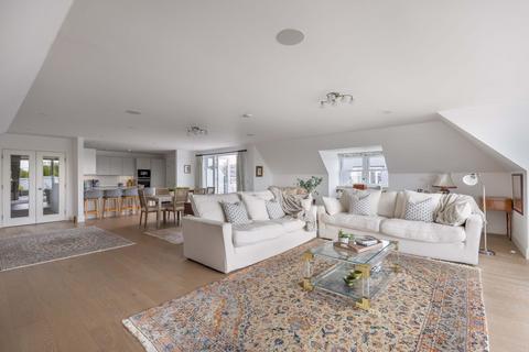 3 bedroom penthouse for sale, King Edward Gardens, Tunbridge Wells, TN4