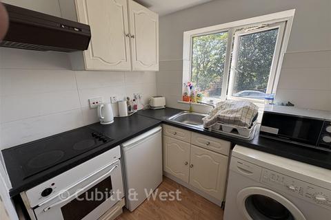 1 bedroom ground floor flat for sale, 1 Parry Road, London SE25