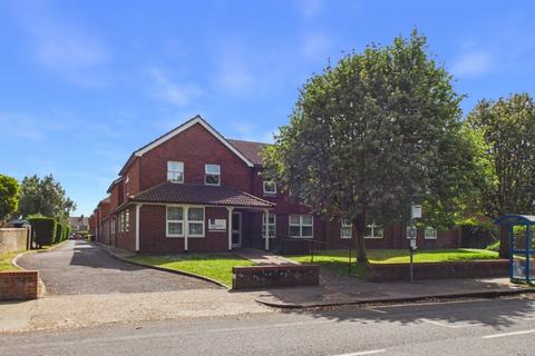1 bedroom retirement property for sale, Gainsborough Lodge, 136, South Farm Road, Worthing, BN14 7ED