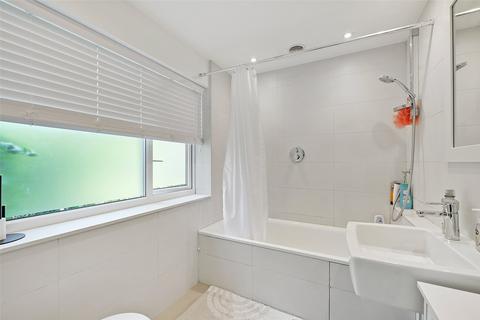 3 bedroom bungalow to rent, Southlea Road, Datchet, Slough, Berkshire, SL3