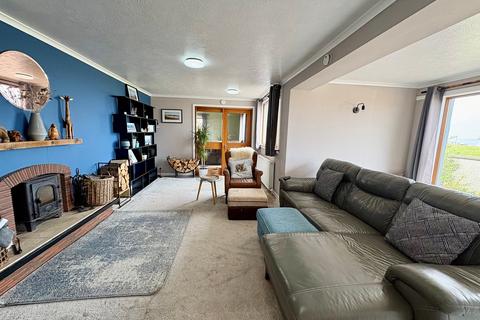 3 bedroom detached bungalow for sale, Mey, Thurso, Highland. KW14 8XL