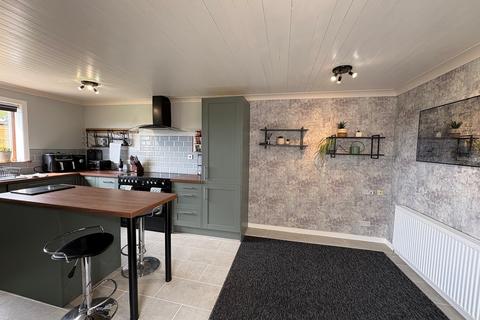 3 bedroom detached bungalow for sale, Mey, Thurso, Highland. KW14 8XL
