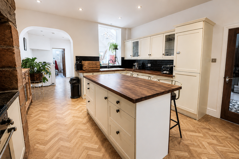4 bedroom townhouse for sale, Watergate Street, Chester CH1