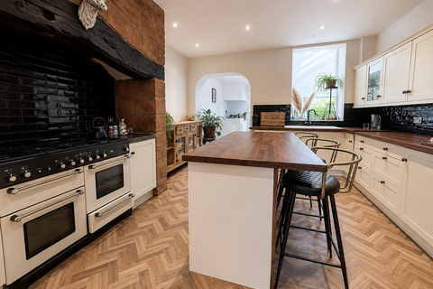 4 bedroom townhouse for sale, Watergate Street, Chester CH1