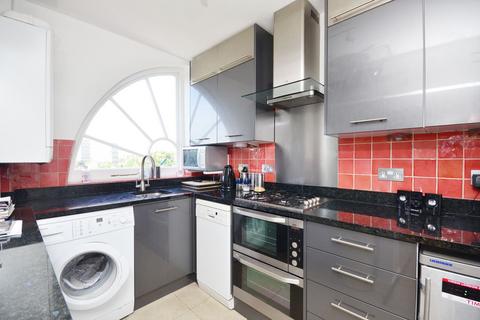 2 bedroom flat to rent, 182 Grove Road, London E3