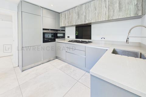 6 bedroom detached house to rent, The Drive, Ickenham, UB10
