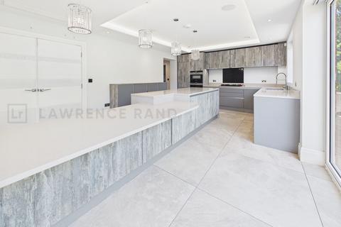 6 bedroom detached house to rent, The Drive, Ickenham, UB10
