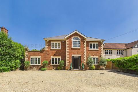 6 bedroom detached house to rent, The Drive, Ickenham, UB10