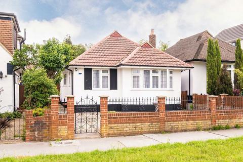 3 bedroom bungalow to rent, Ingram Road, Thornton Heath CR7