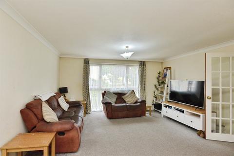4 bedroom semi-detached house for sale, Welland Drive, Newport Pagnell