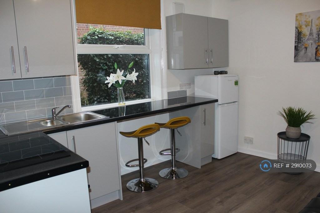 Studio to rent